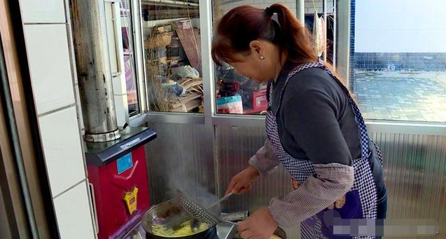 生物質清潔取暖爐具