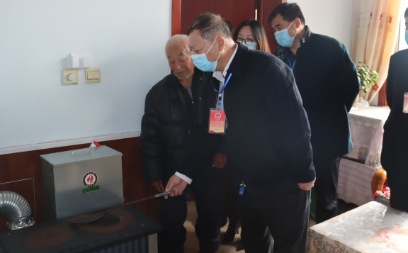 沾化區黃升鎮人大助力生物質爐具清潔取暖工作