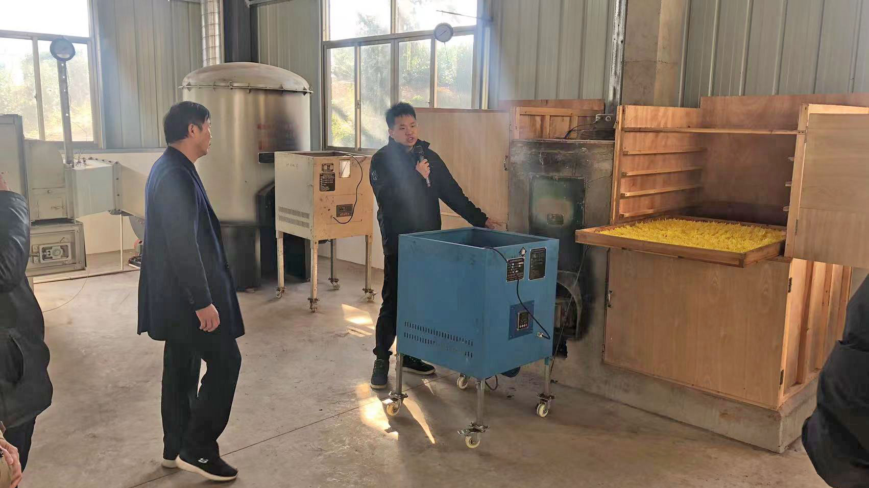 生物質顆粒機將農用加工的廢棄物如木屑、秸稈、稻殼等作為生物質原材料