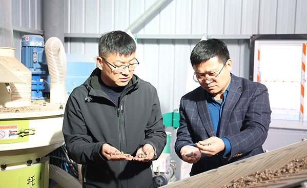 截至目前，戶用清潔取暖改造1387戶，完成1374戶，完成率99%