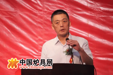 中國農村能源行業協會副會長王正元作祝賀發言